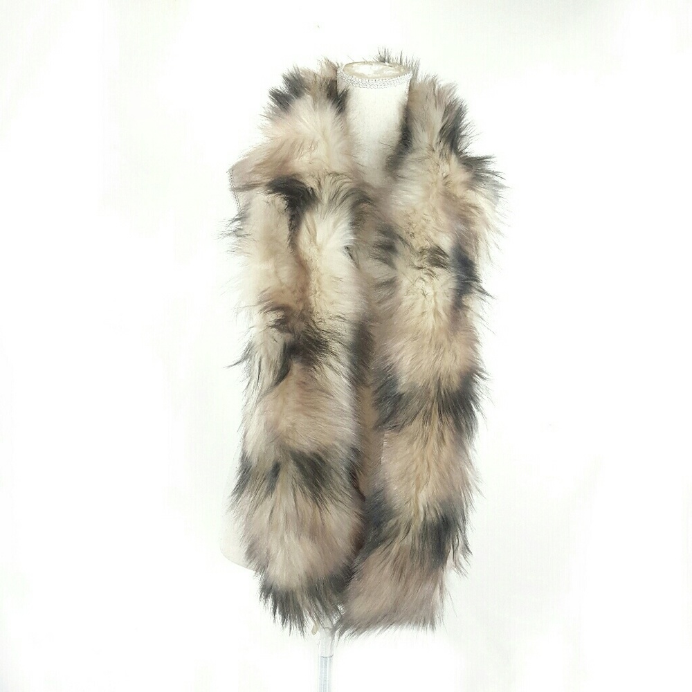 NWT Faux Fur Scarf - Picture 3 of 5